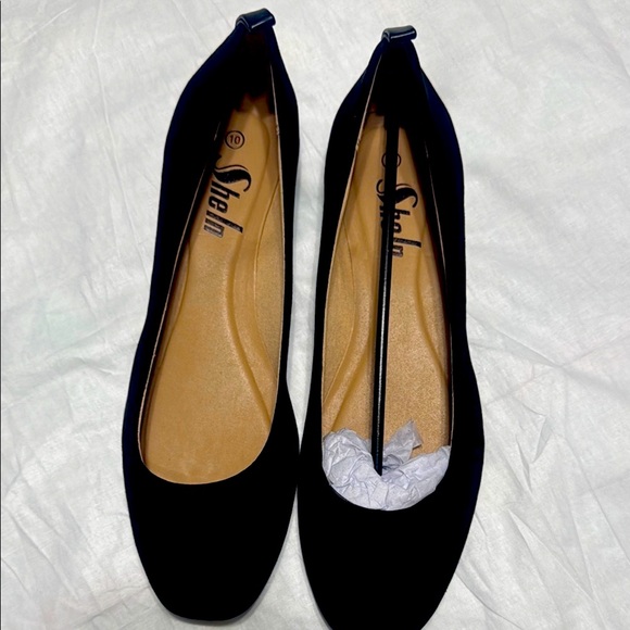 NWT Women's Flat Shoes - Picture 3 of 6